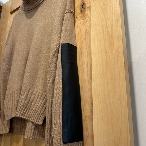 Brochu Walker BW-Yumi camel cashmere turtleneck - Picture 6 of 7